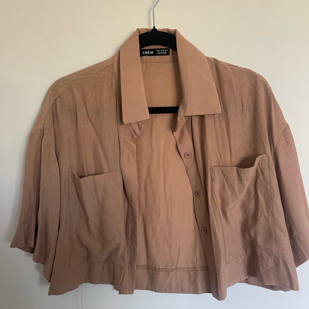 SHEIN Camel Cropped Button-Up Blouse